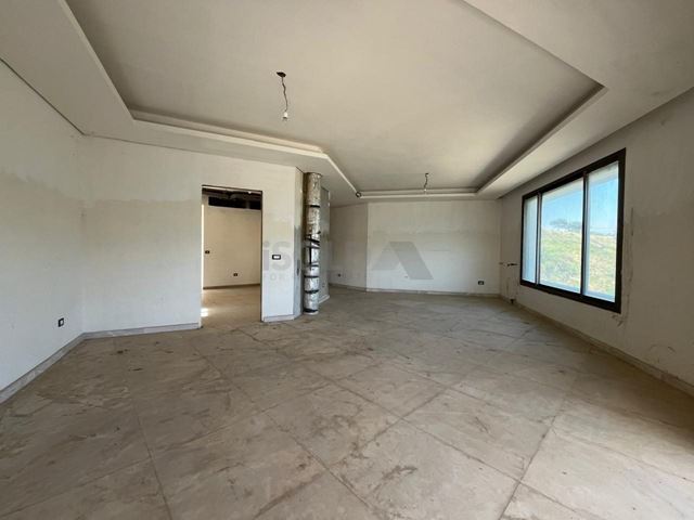 Apartment with a pool for sale in Bet Mery, Metn - photo 3