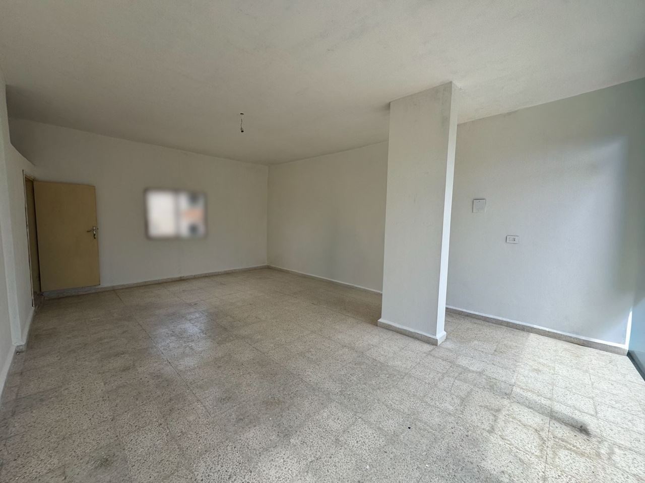 Store for rent in Aamchit, Jbeil