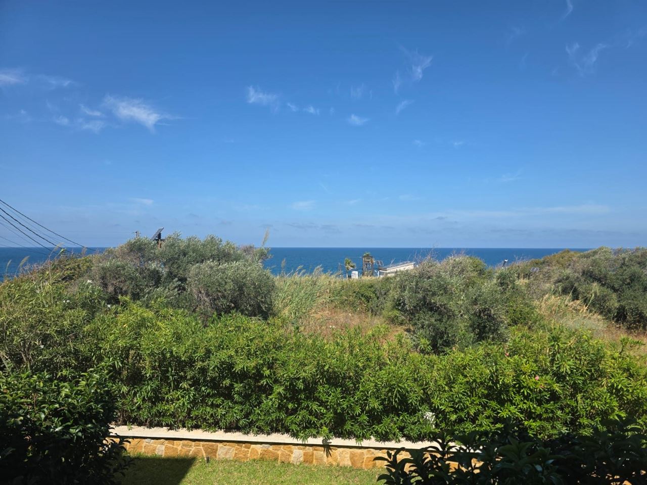 Sea-view apartment for rent in Kfar Aabida, Batroun