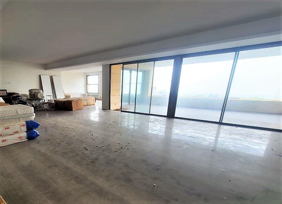 Apartment with a terrace for sale in Yarzeh, Baabda