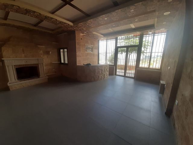 Apartment with a terrace for sale in Bhamdoun, Aley