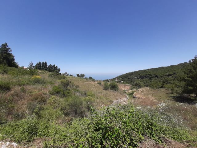 Sea-view land for sale in Ainab, Aley