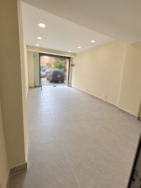 Store for sale in Ain el remaneh, Baabda
