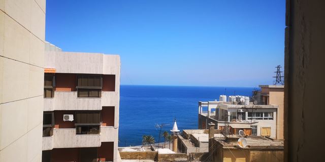 Sea-view apartment for sale in Ain el mrayseh, Beirut