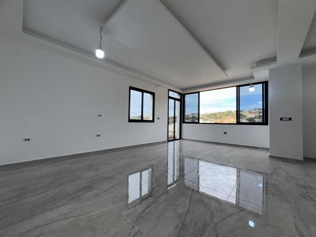 Villa with a garden for sale in Mechmech, Jbeil