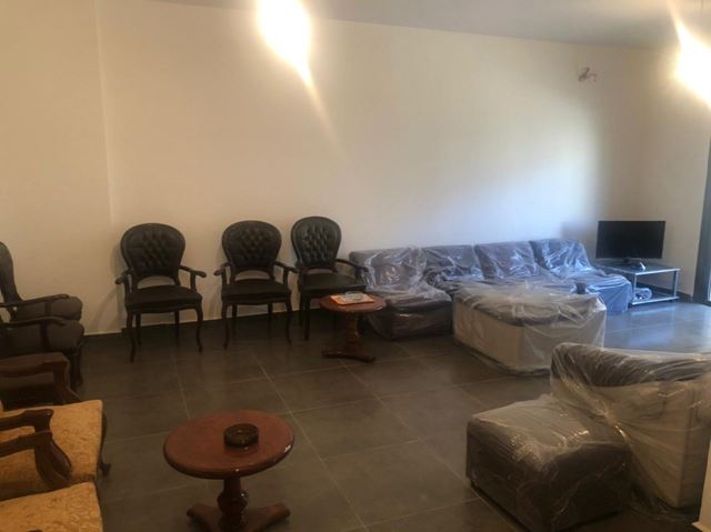 Apartment with a terrace for sale in Sabtieh, Metn - photo 2