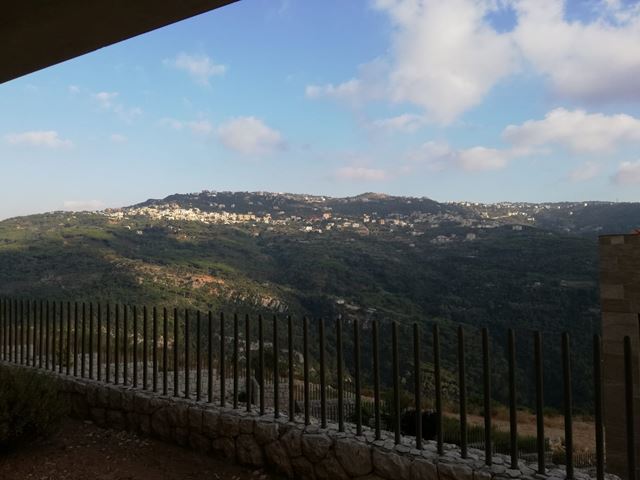 Apartment with a garden for sale in Monteverde, Metn - photo 2