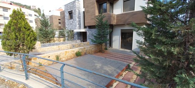 Apartment with a garden for sale in Baabdat, Metn