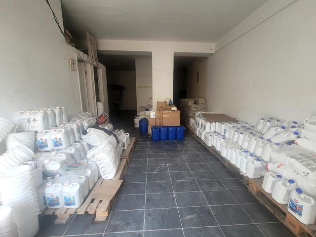 Warehouse for rent in Dbaye, Metn