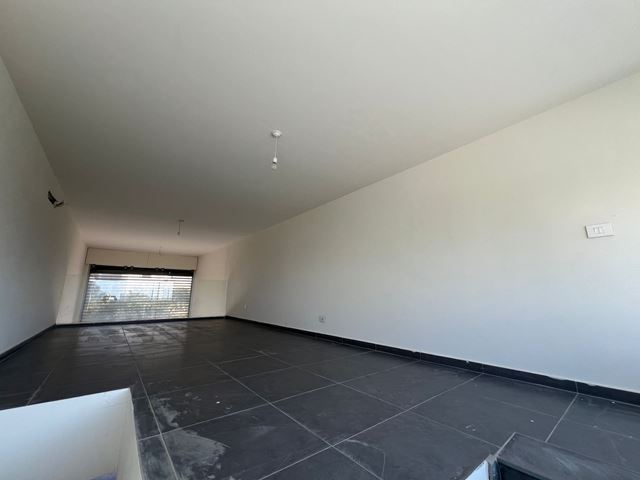 Store for sale in Jbeil - photo 2