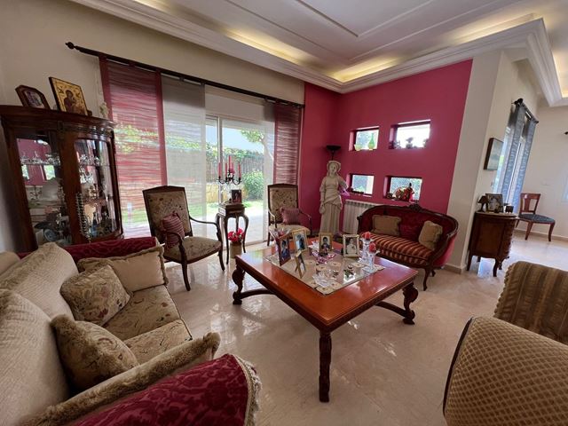 Apartment with a garden for sale in Jbeil - photo 2