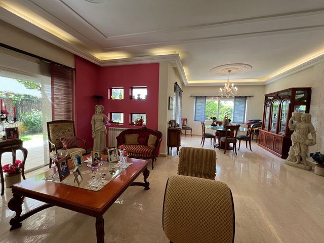 Apartment with a garden for sale in Jbeil