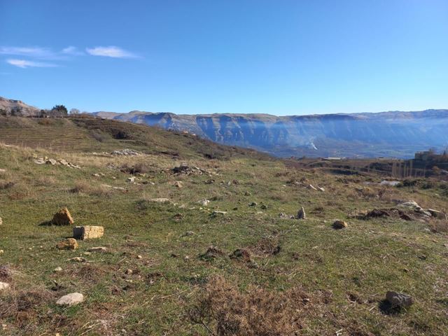 Land with a mountain view for sale in Laklouk, Jbeil - photo 2