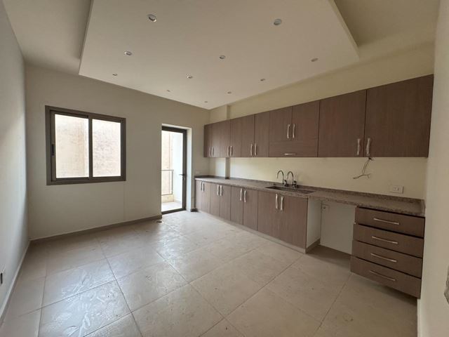 Apartment with a mountain view for sale in Hboub, Jbeil - photo 2