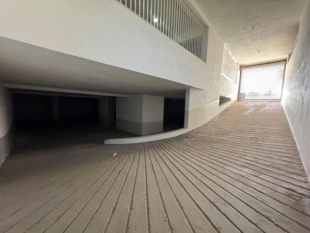 Warehouse for sale in Jbeil