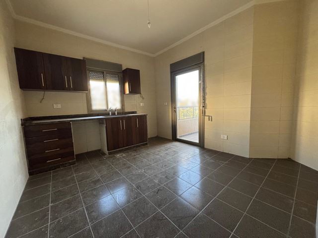 Sea-view apartment for sale in Jbeil - photo 2