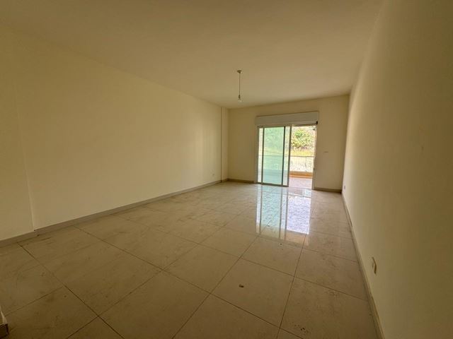 Apartment with a mountain view for sale in Aamchit, Jbeil - photo 2