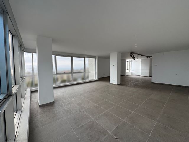 Sea-view office for sale in Jbeil - photo 2