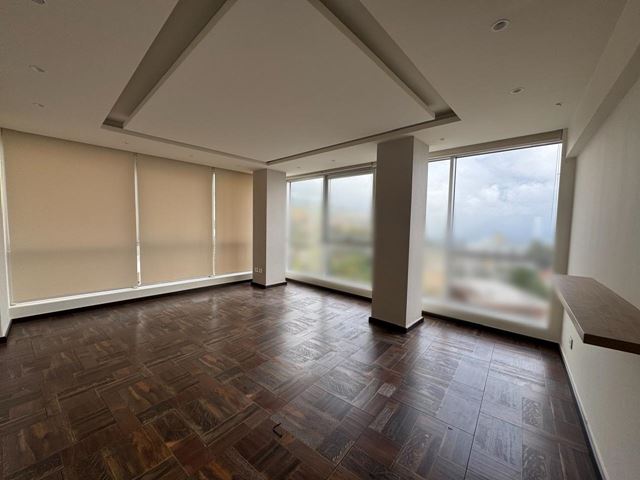 Sea-view office for rent in Jbeil