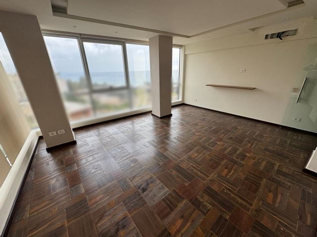 Sea-view office for rent in Jbeil - photo 3