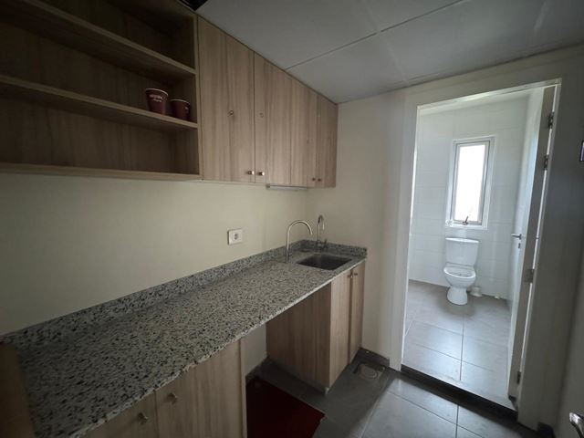 Sea-view office for rent in Jbeil - photo 2