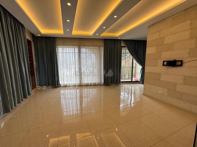 Sea-view apartment for sale in Jbeil - photo 3