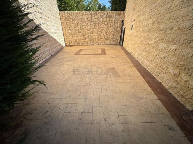 Villa with a mountain view for sale in Aannaya, Jbeil - photo 3