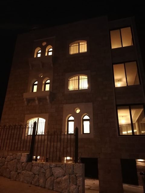 Sea-view villa for sale in Aamchit, Jbeil - photo 2