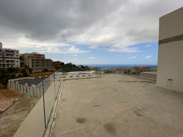 Apartment with a garden for sale in Jbeil