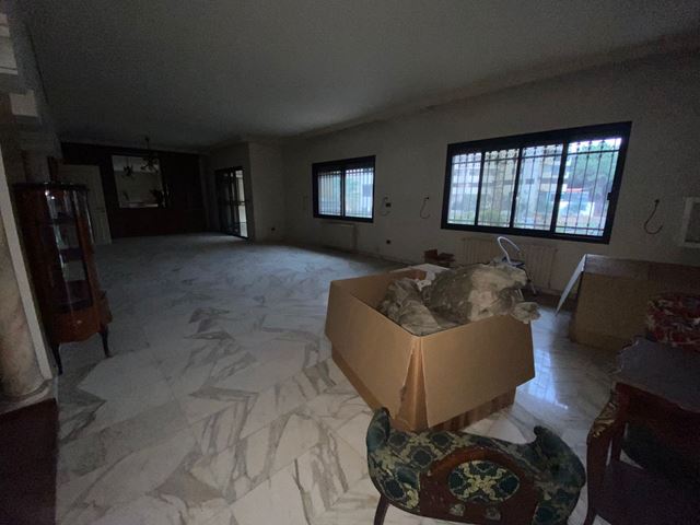 Apartment with a terrace for sale in Rabieh, Metn - photo 2