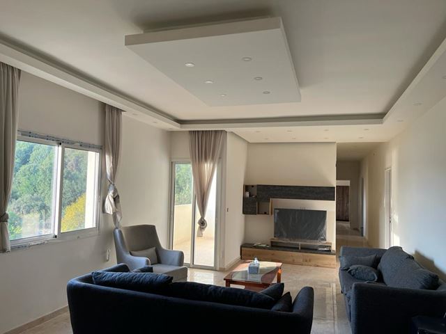 Sea-view apartment for sale in Batroun - photo 2