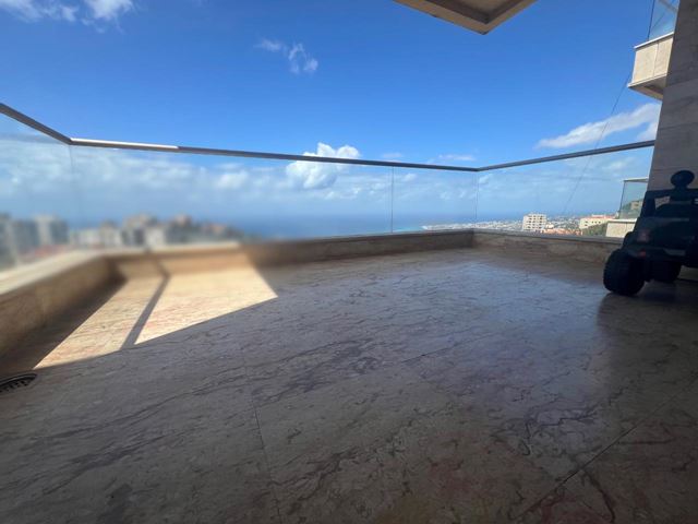 Apartment with a terrace for sale in Jbeil - photo 2