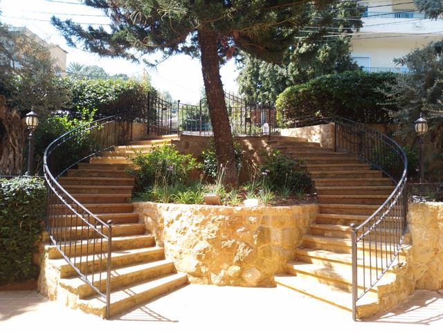 Villa with a terrace for sale in Jouret El Ballout, Metn