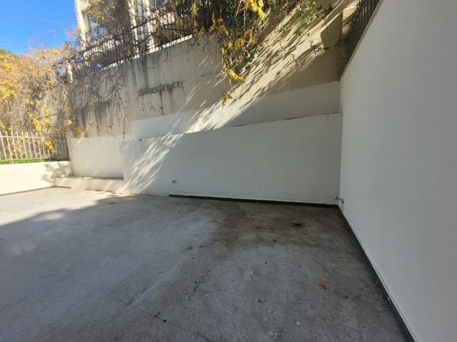 Apartment with a terrace for sale in Monteverde, Metn - photo 2
