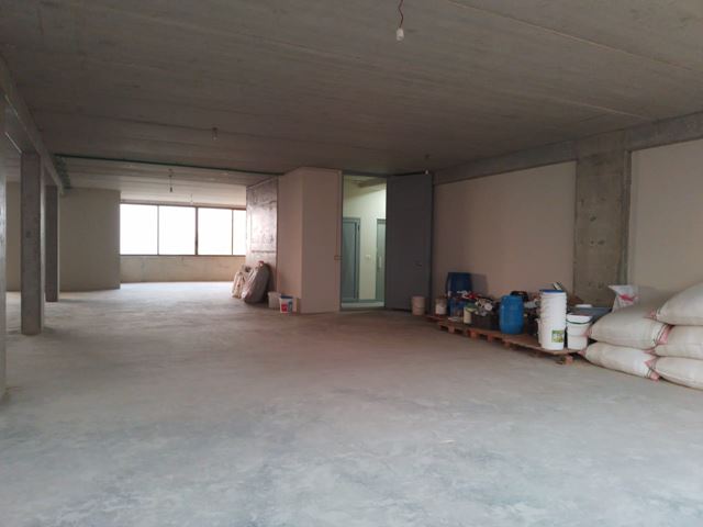 Warehouse for rent in Mazraat yachouh, Metn