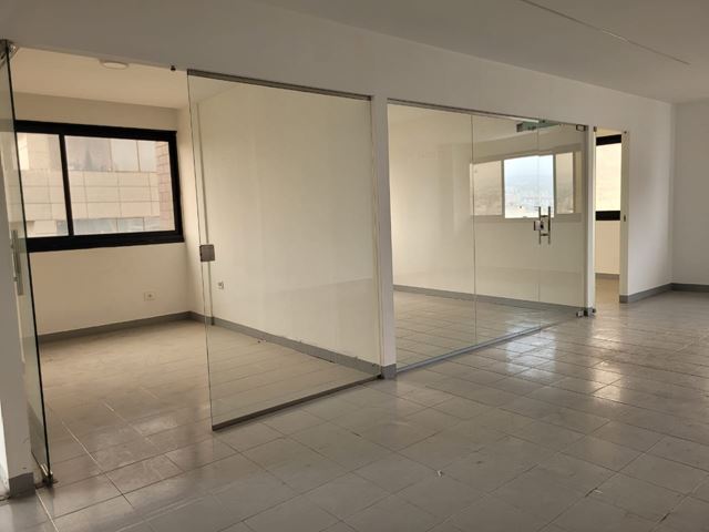 Office for rent in Bauchrieh, Metn