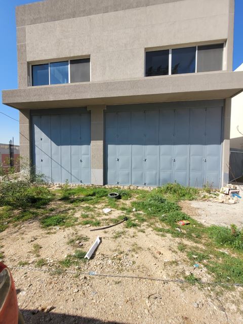Building for rent in Roumieh, Metn