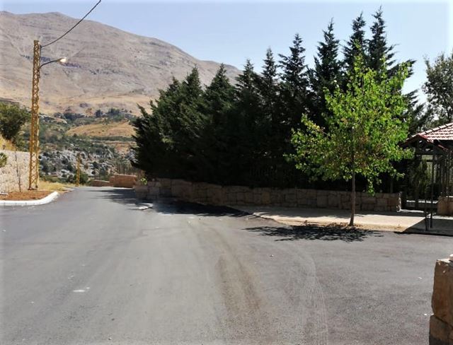 Land for sale in Baskinta, Metn