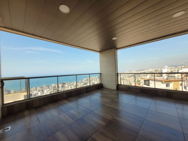 Sea-view apartment for sale in Bkenneya, Metn - photo 2