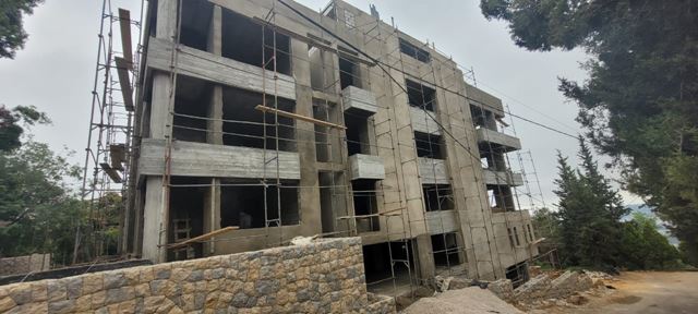 Sea-view apartment for sale in Kornet El Hamra, Metn