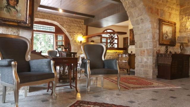 House with a garden for sale in Beit Chabeb, Metn - photo 3