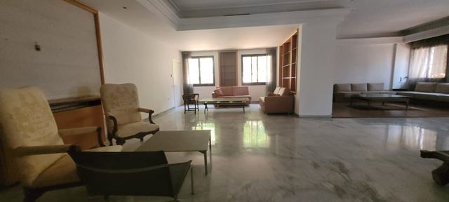 Apartment with a garden for sale in Rabieh, Metn - photo 2
