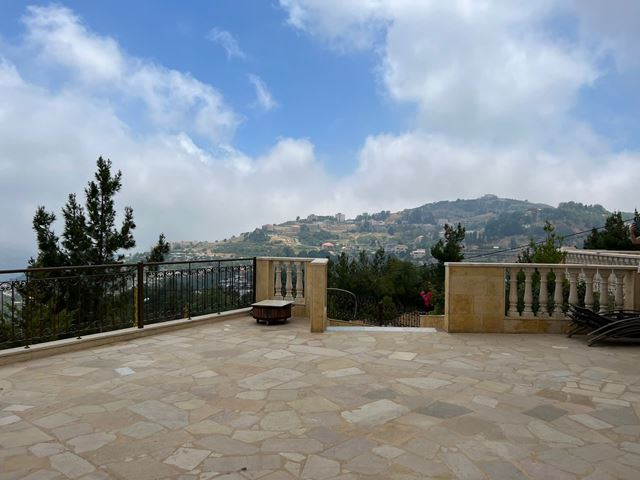 Villa with a mountain view for sale in Mayrouba, Keserwan - photo 2