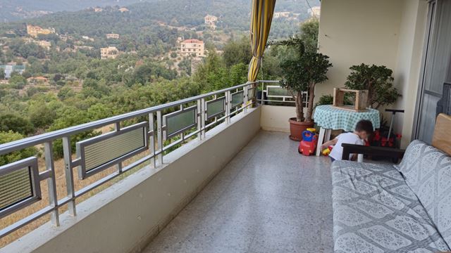 Apartment with a terrace for sale in Zabbougha, Metn - photo 2