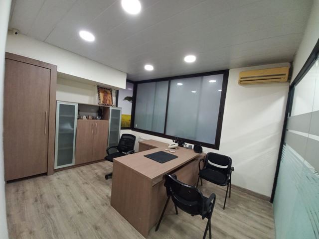 Office for rent in Forn el chebak, Baabda - photo 2