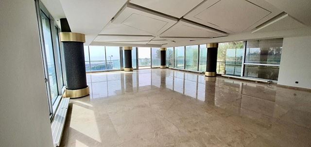 Sea-view apartment for sale in Manara, Beirut
