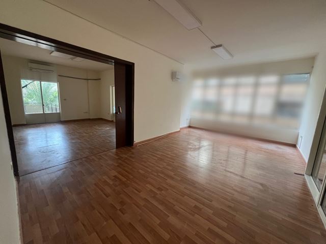 Office for rent in Forn el chebak, Baabda
