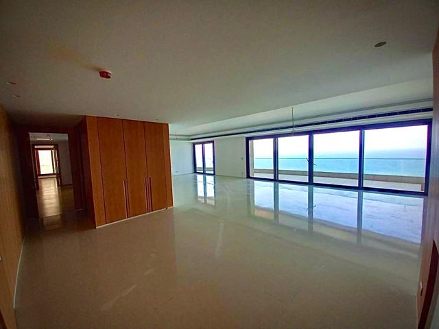 Sea-view apartment for sale in Rawche, Beirut