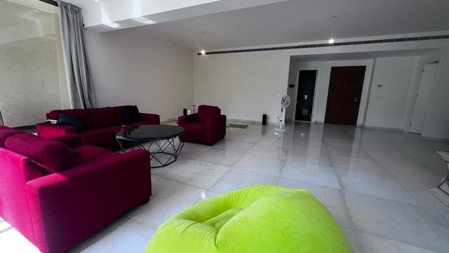 Apartment for rent in Ain el mrayseh, Beirut