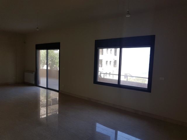 Sea-view apartment for sale in Aoukar, Metn - photo 2